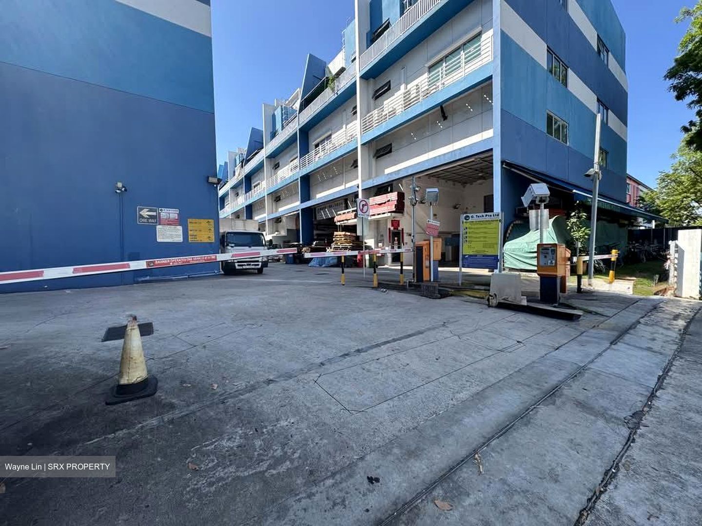 Woodlands Industrial Park E5 (D27), Factory #582240441